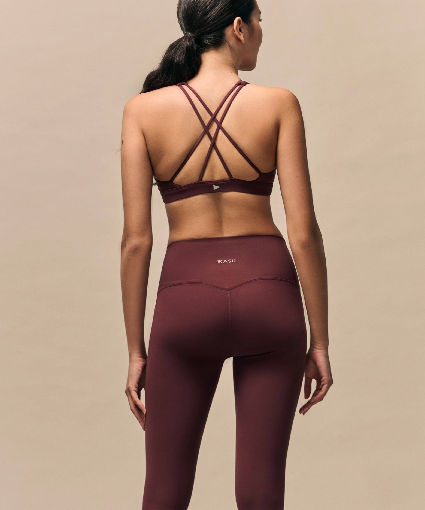 NOOR High Neck Sports Bra  - Burgundy